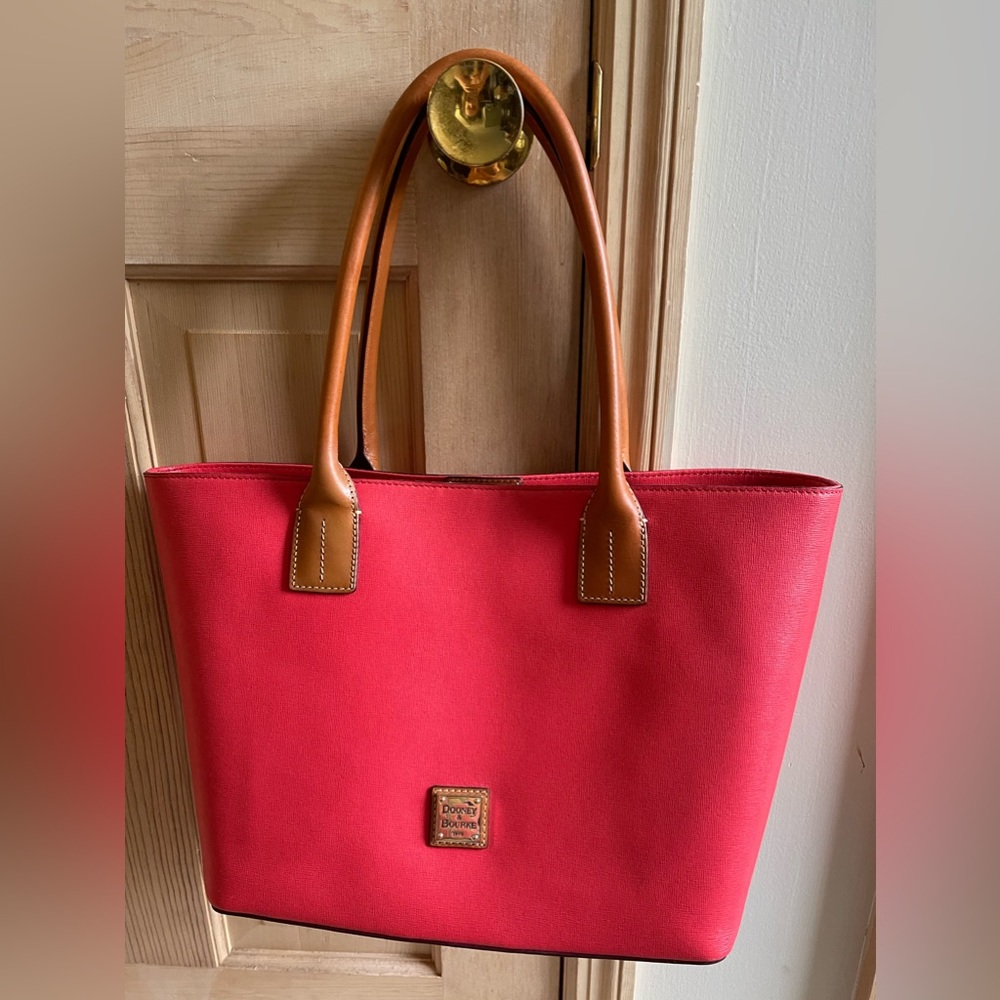 Dooney & Bourke Saffiano Small Russel Shoudler Bag
